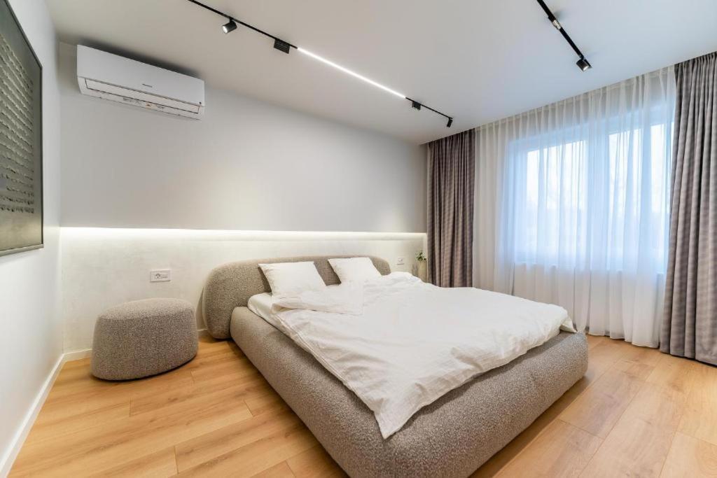 Central Epic Apartment-Self Check In Arad Exteriér fotografie